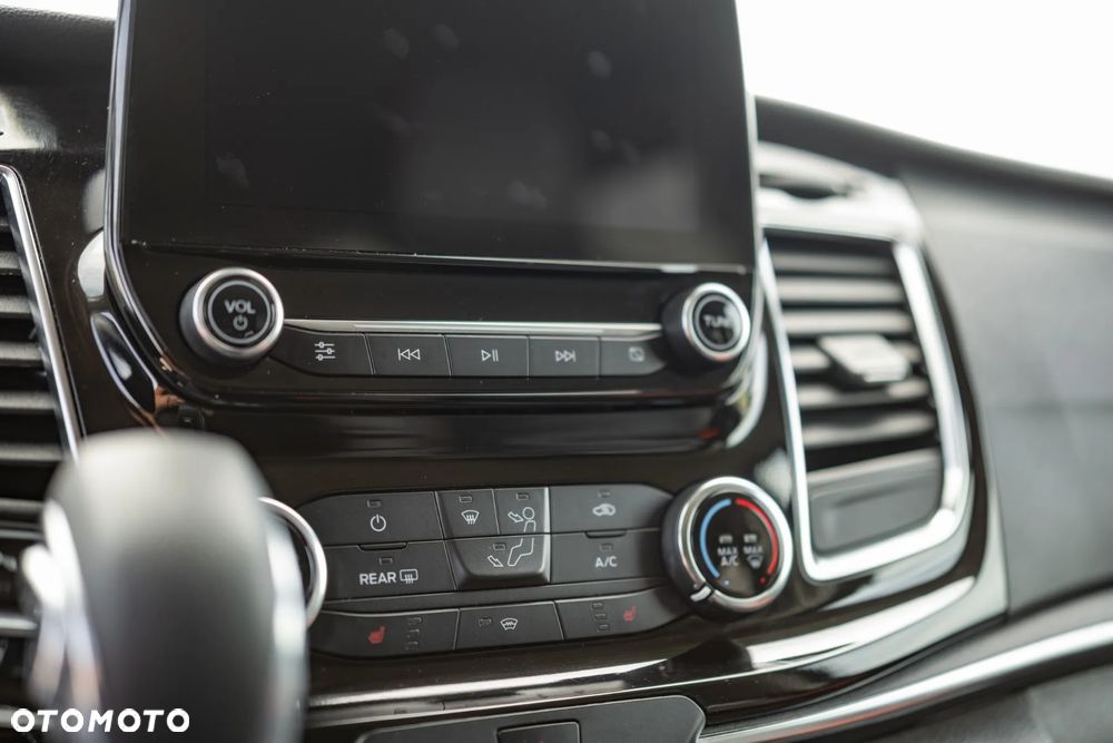 Ford Tourneo Custom - 29