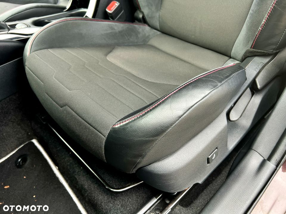 Toyota Corolla 2.0 Hybrid Executive - 16