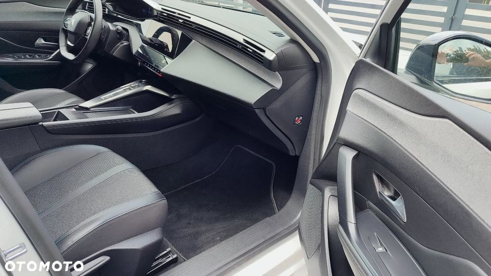 Peugeot 308 1.6 Hybrid PHEV Allure EAT8 - 7