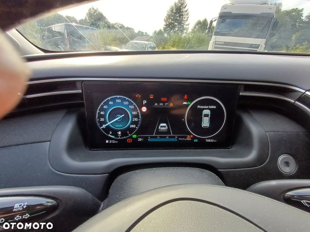 Hyundai Tucson 1.6 T-GDi HEV Executive 2WD - 34