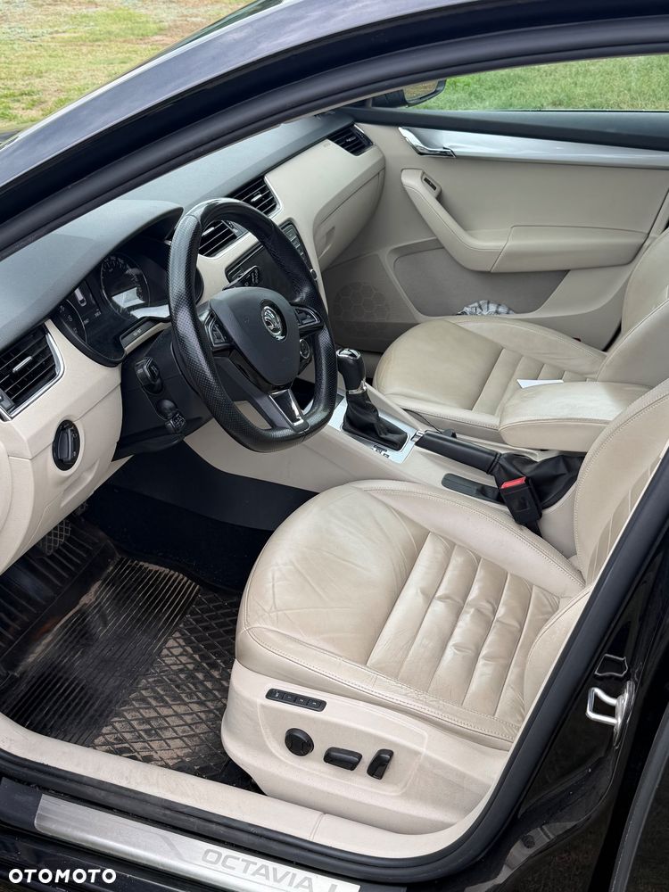 Skoda Octavia 2.0 TDI Elegance DSG - 6