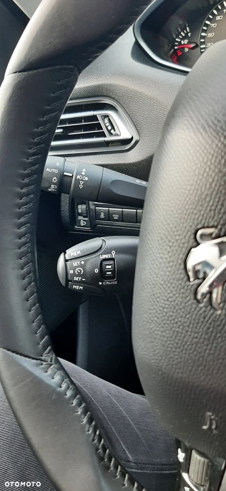 Peugeot 308 1.6 BlueHDi Active S&S - 32