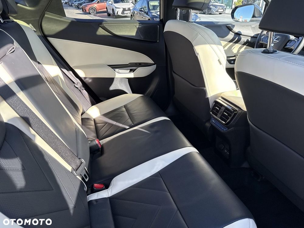 Lexus NX 350h Omotenashi AWD - 15