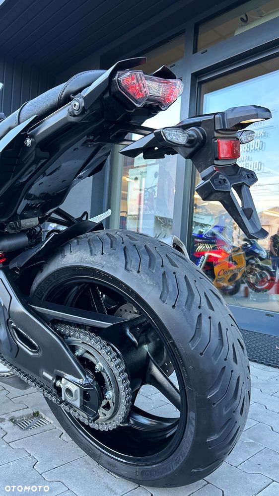Yamaha MT - 27