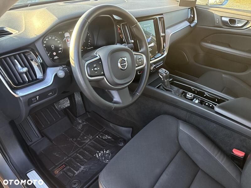 Volvo V60 T4 Momentum Pro - 10
