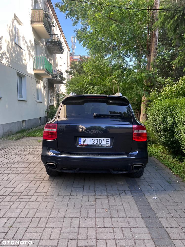 Porsche Cayenne - 4