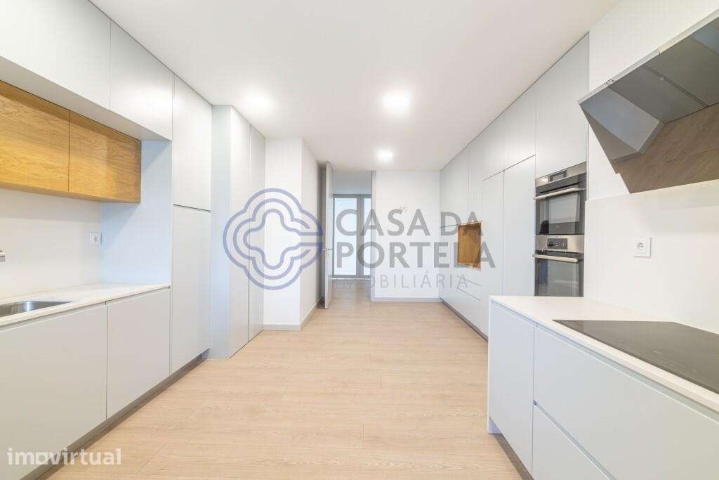Apartamento T4 c/ 4 suites - Rua da Constituição - Grande imagem: 5/30