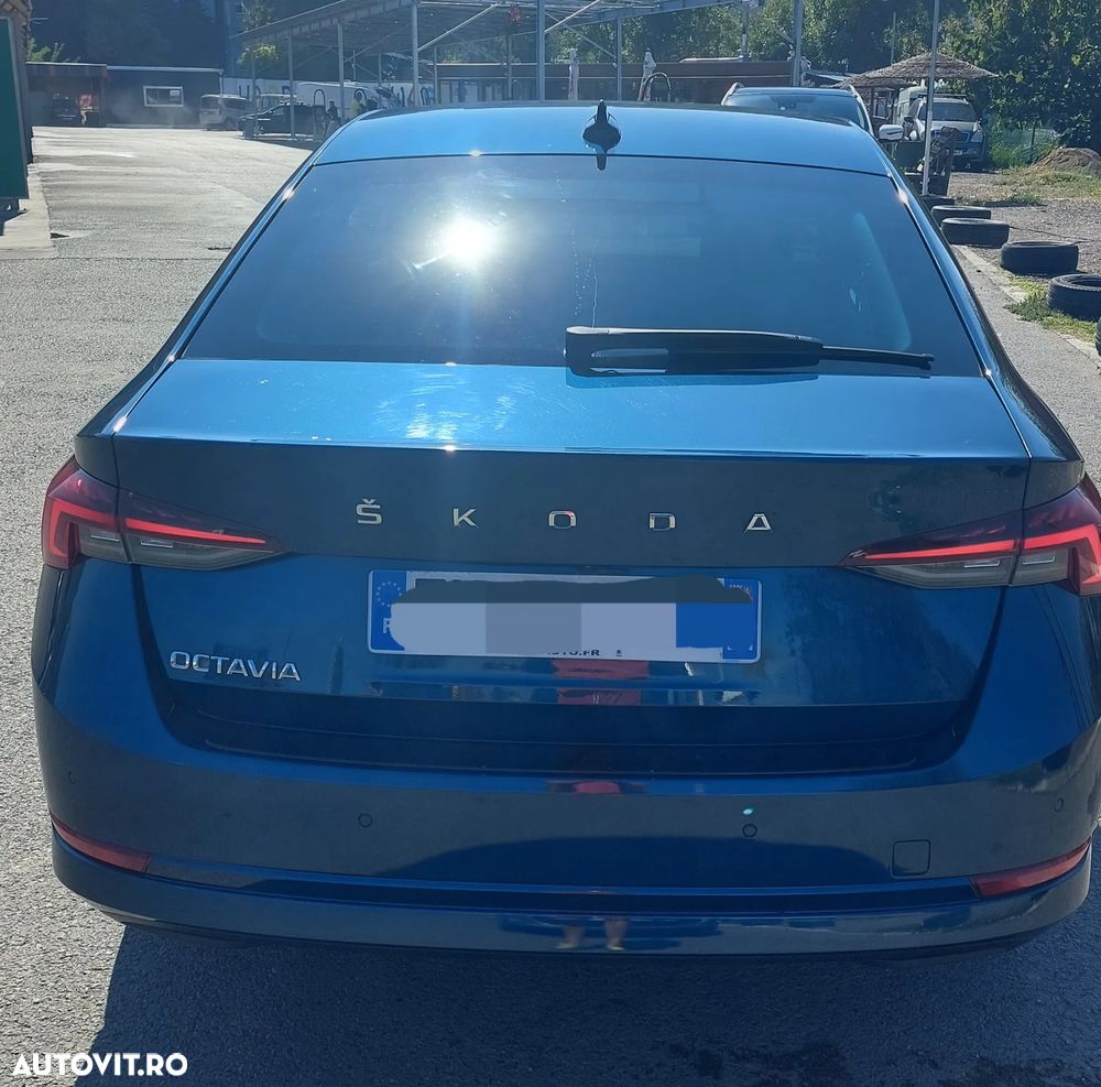 Skoda Octavia 2.0 TDI DSG First Edition - 9