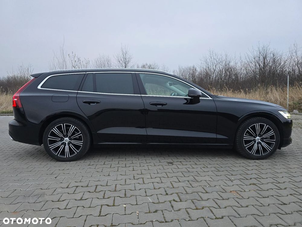 Volvo V60 T6 AWD Plug-In Hybrid Essential - 27