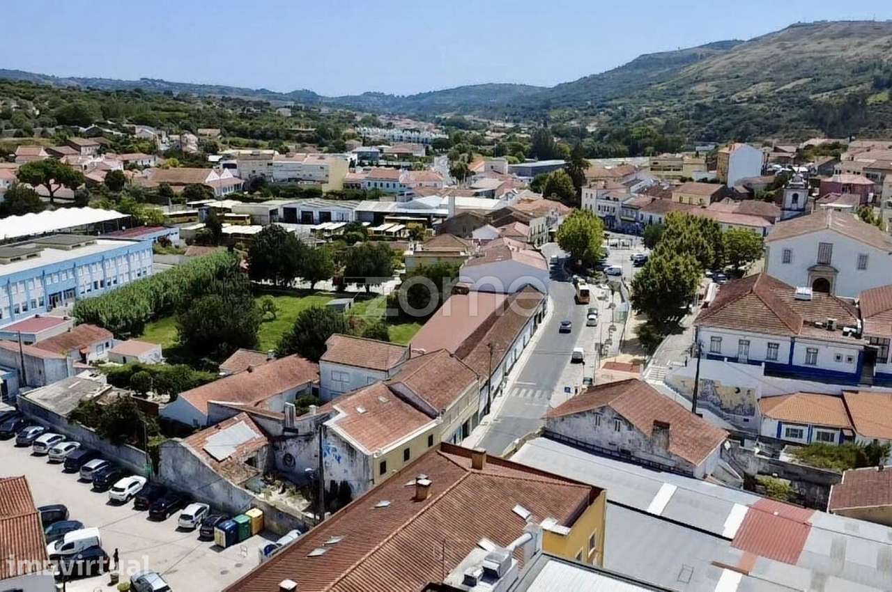 Moradia Bifamiliar para obras totais em Bucelas - Grande imagem: 4/18