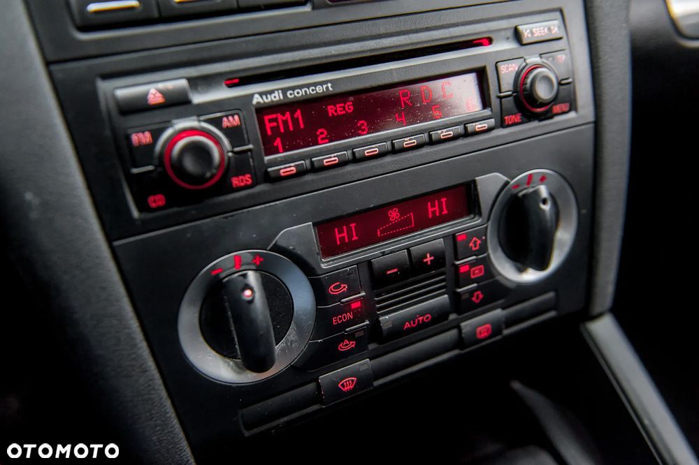 Audi A3 3-drzwiowe 1.6 Ambition - 21