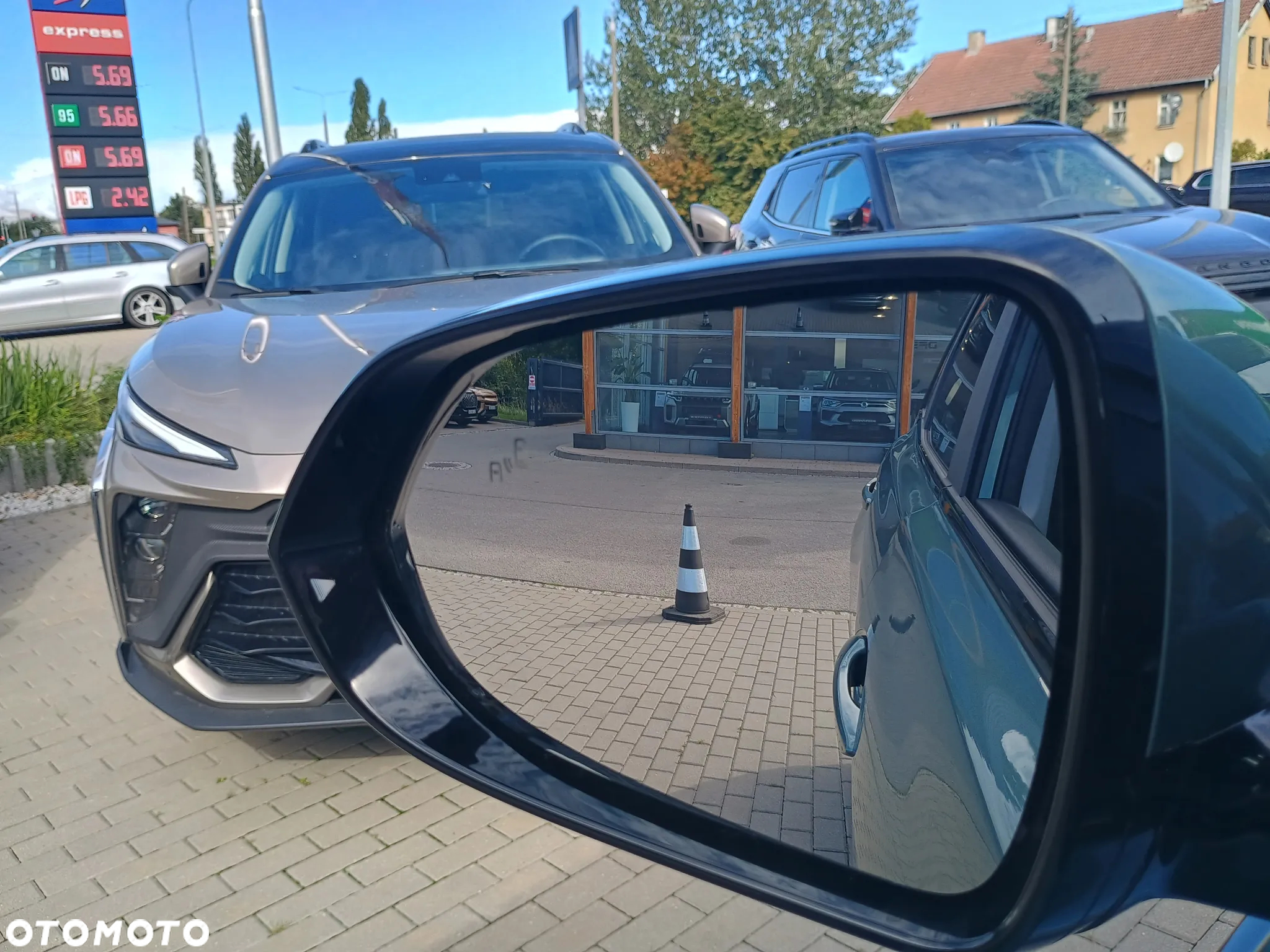 DFSK e5 1.5 PHEV Prestige E-CVT - 13