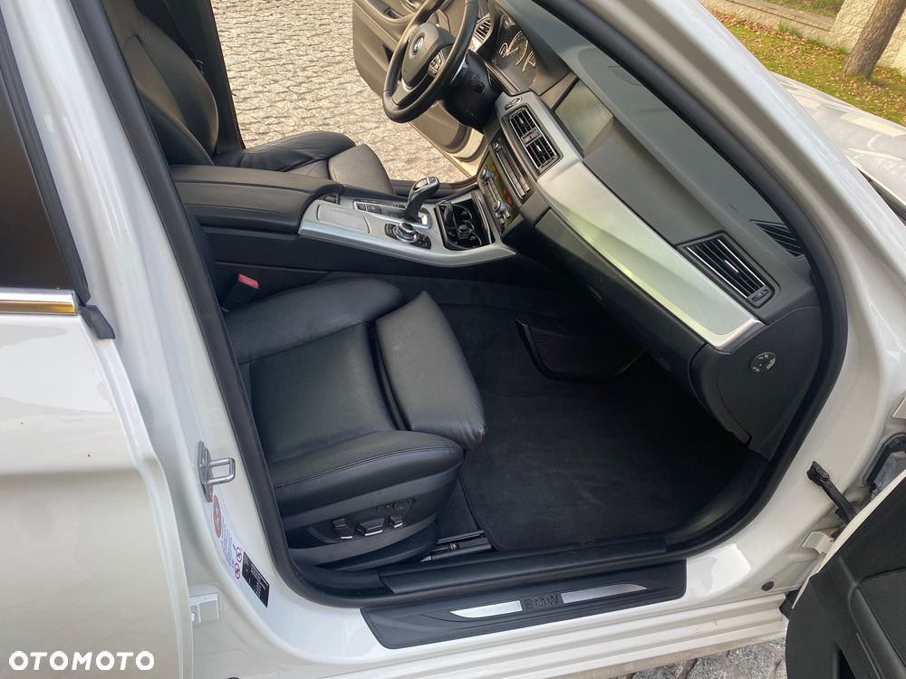 BMW Seria 5 525d xDrive Sport-Aut - 15