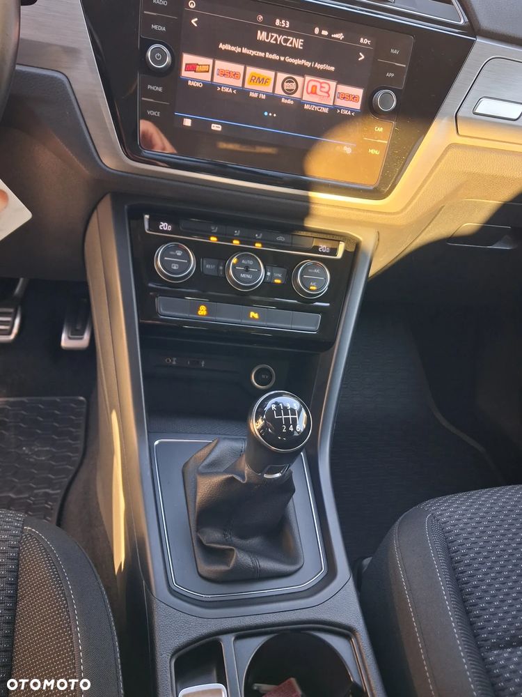 Volkswagen Touran - 18