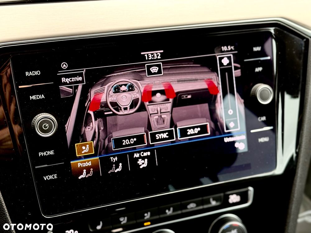 Volkswagen Passat Variant 2.0 TDI SCR DSG BlueMotion Highline - 38