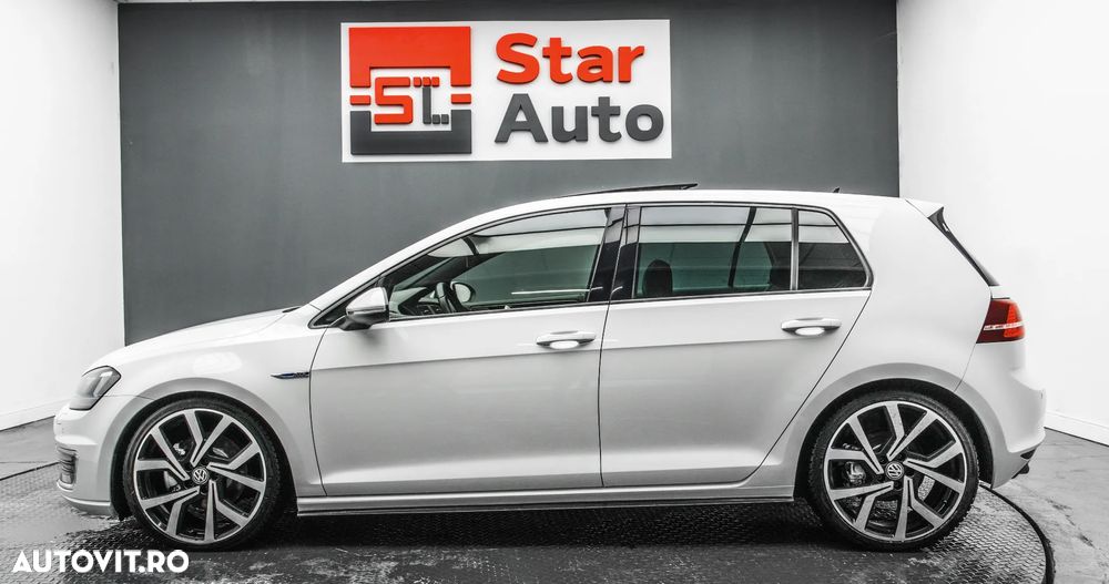 Volkswagen Golf - 10