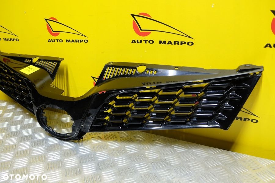 TOYOTA SIENNA 2018-2020 GRILL ATRAPA PRZÓD USA - 4