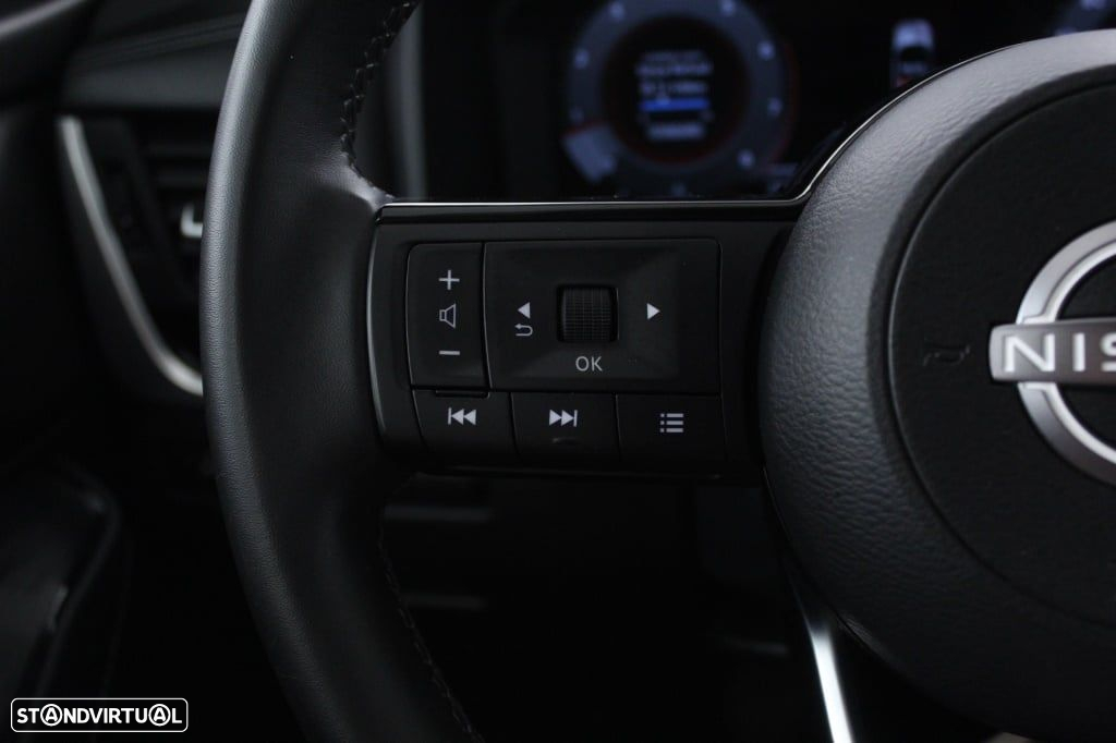Nissan Qashqai 1.3 DIG-T N-Connecta LED+SKY - 23