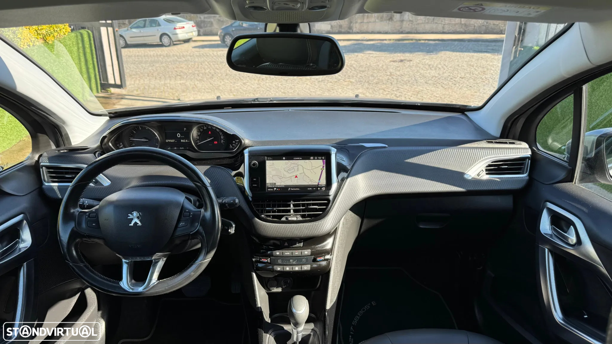 Peugeot 2008 1.2 PureTech Allure EAT6 - 8