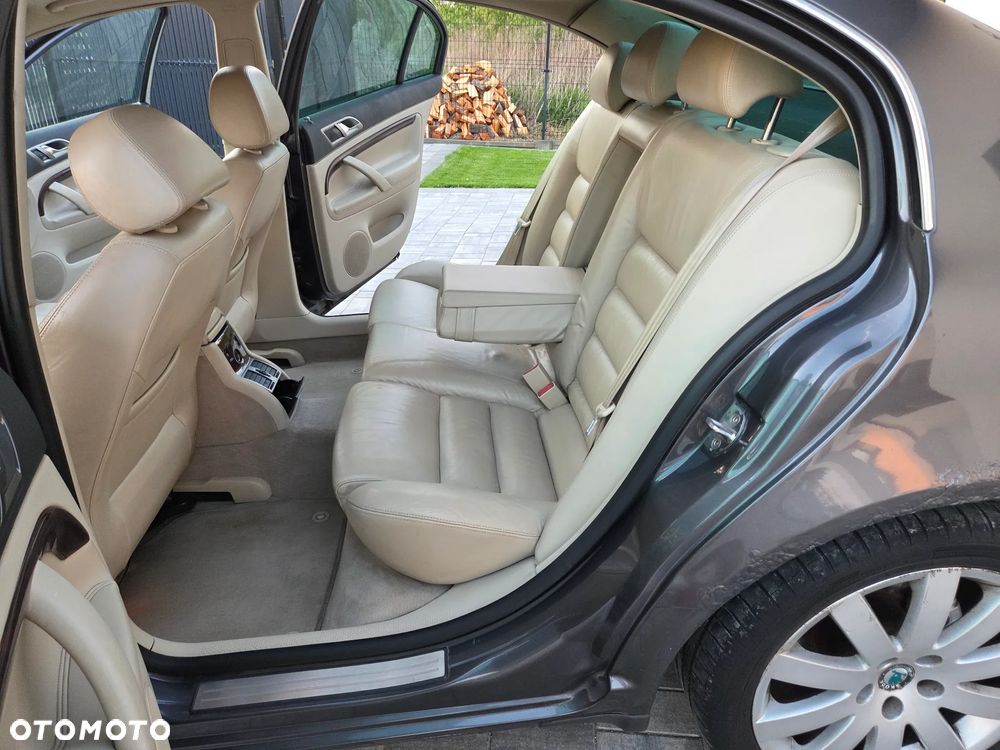 Skoda Superb 2.0 TDI DPF Exclusive - 22