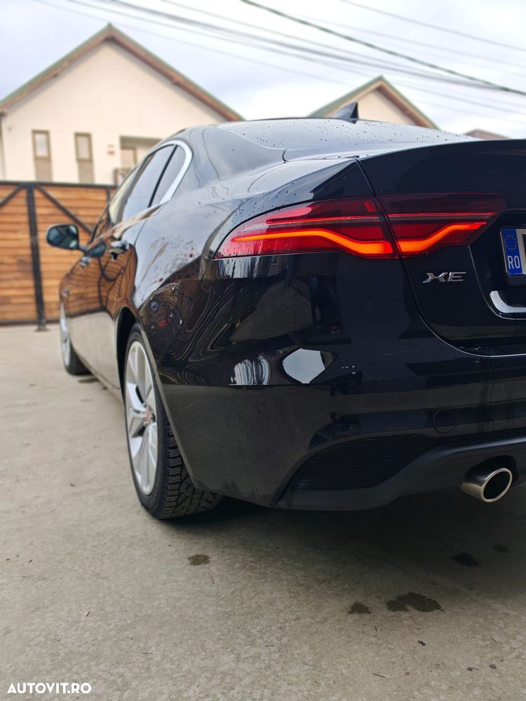 Jaguar XE P250 RWD Standard S - 10