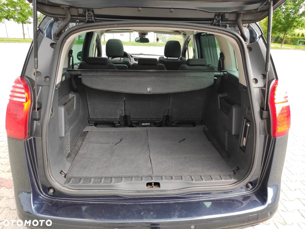 Peugeot 5008 1.6 THP Family - 25