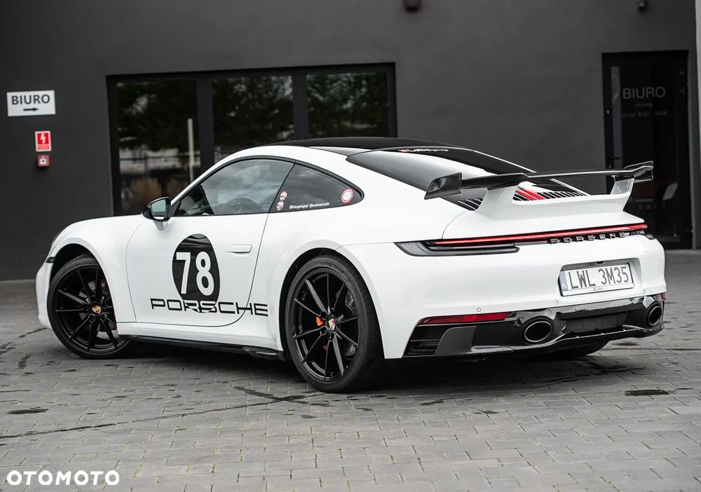 Porsche 911 Carrera - 9