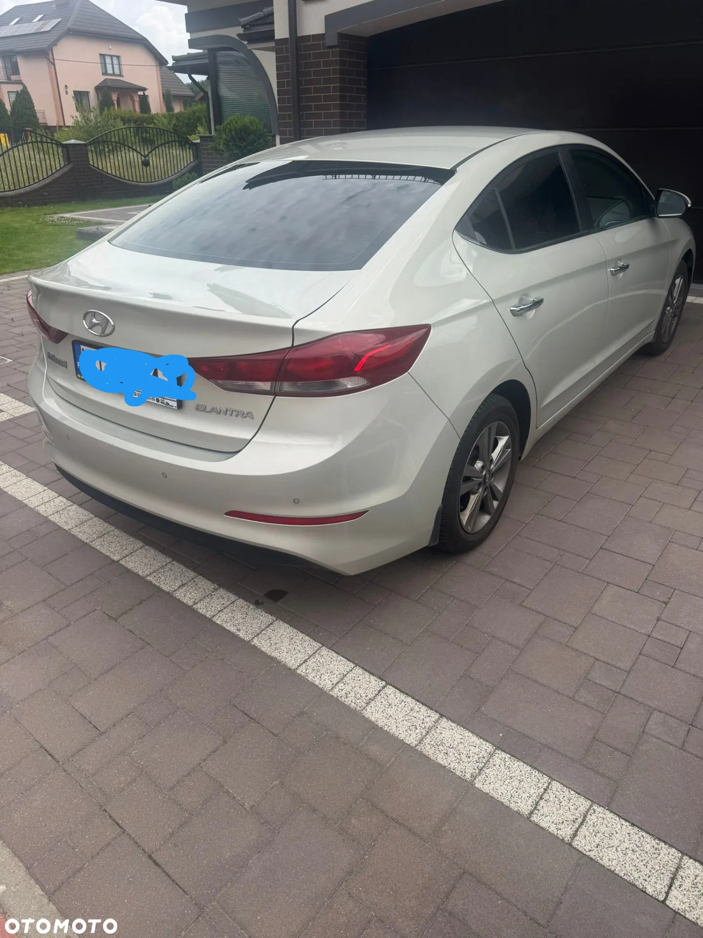 Hyundai Elantra - 5