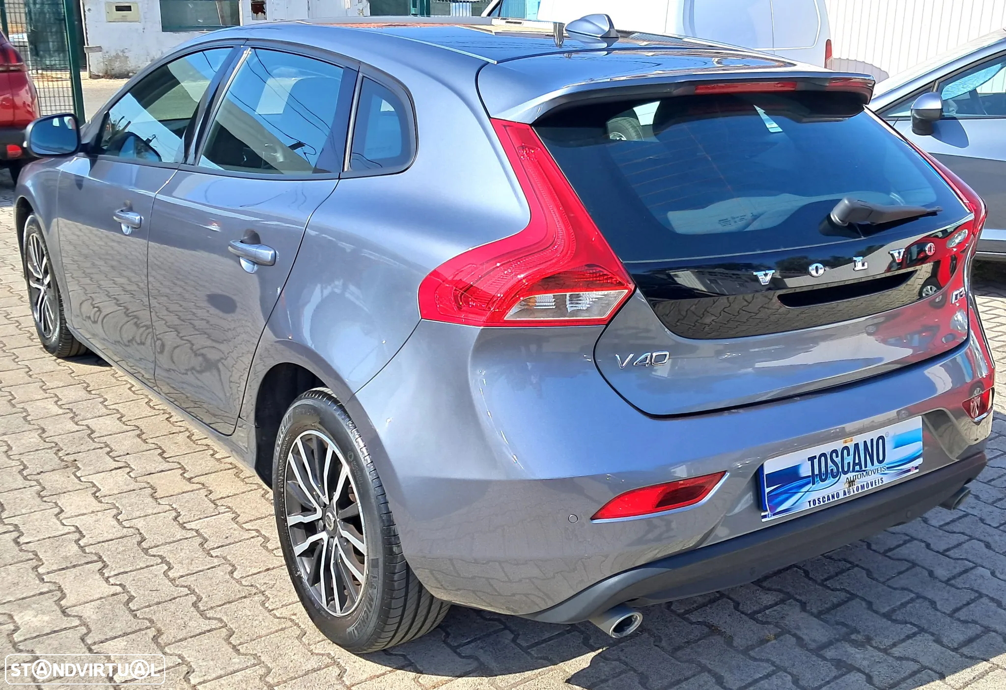 Volvo V40 2.0 D3 Momentum - 2