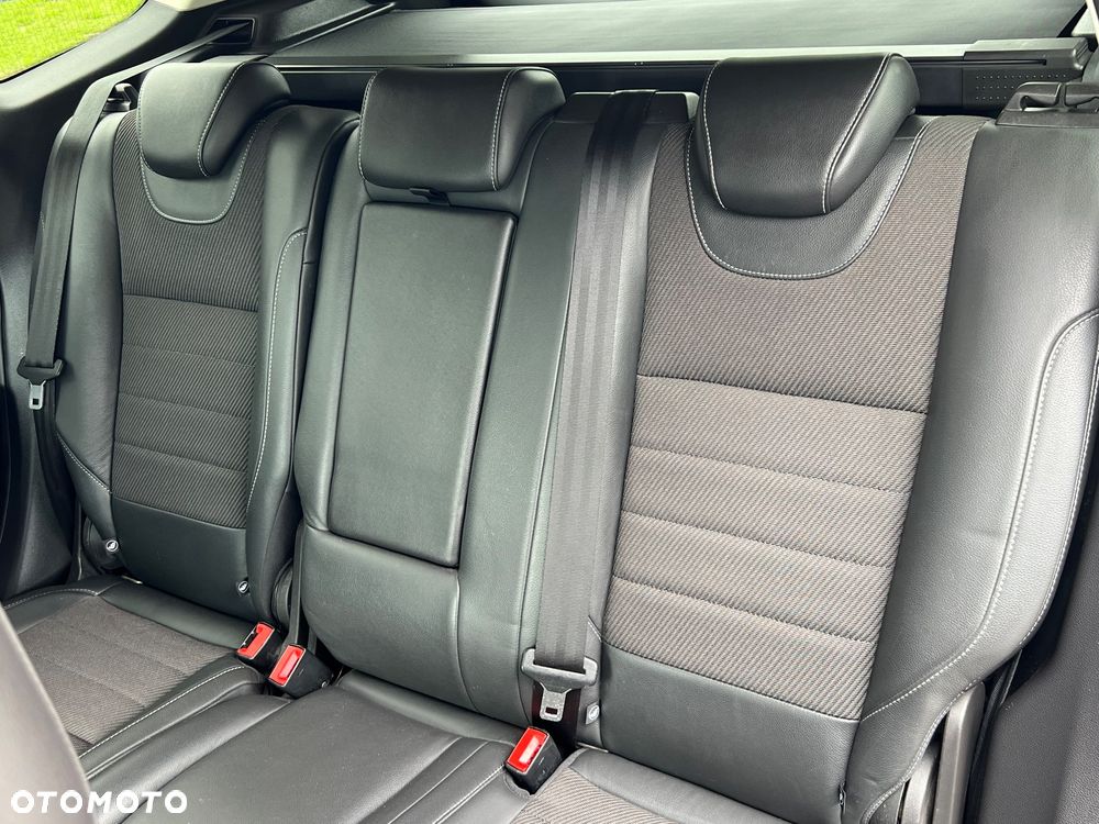 Ford Kuga 2.0 TDCi 2x4 Titanium - 25