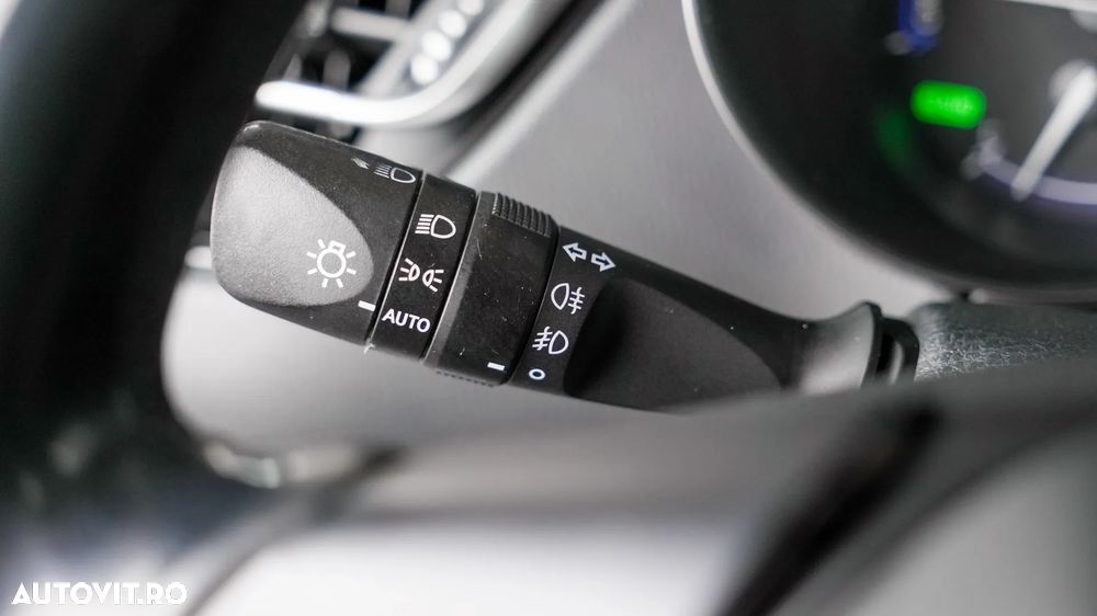 Toyota C-HR 1.8 HSD 122 CP 4x2 CVT Style - 18