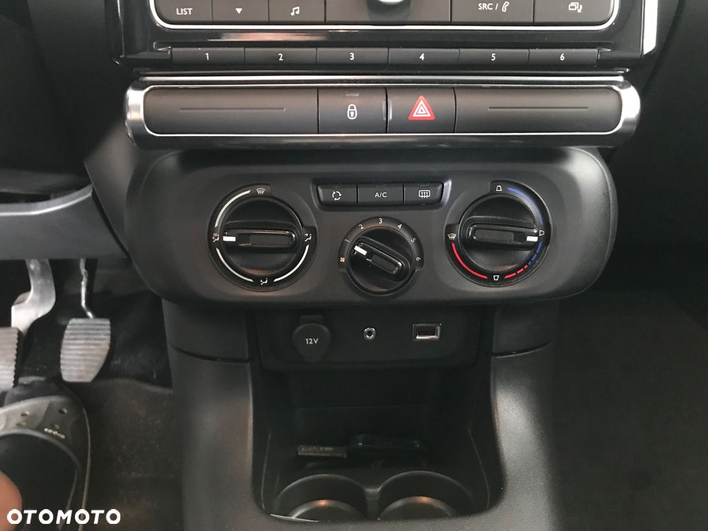 Citroën C3 Pure Tech 82 FEEL - 21