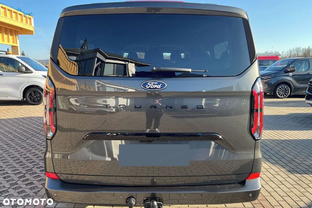 Ford Tourneo Custom - 9