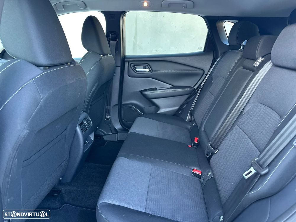 Nissan Qashqai 1.3 DIG-T N-Connecta Xtronic - 37