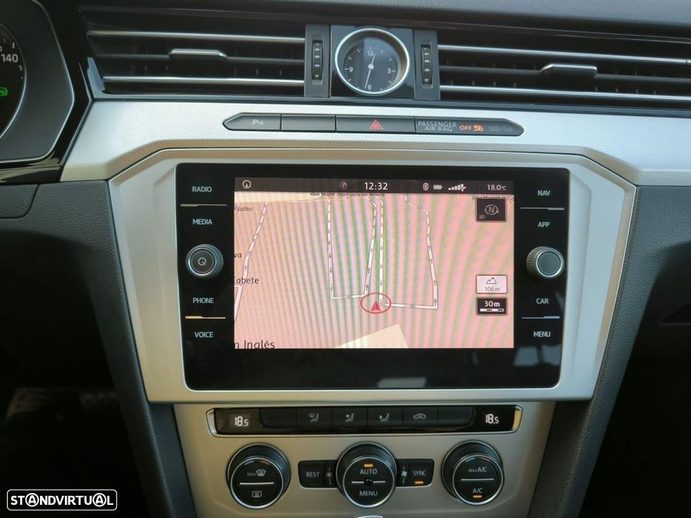 VW Passat 2.0 TDI Business P.DSG - 41