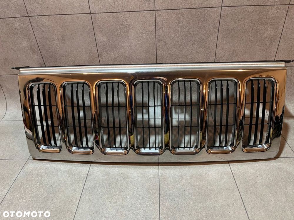 JEEP COMMANDER XK XH ATRAPA GRIL ORYGINAŁ ŁADNY STAN - 1