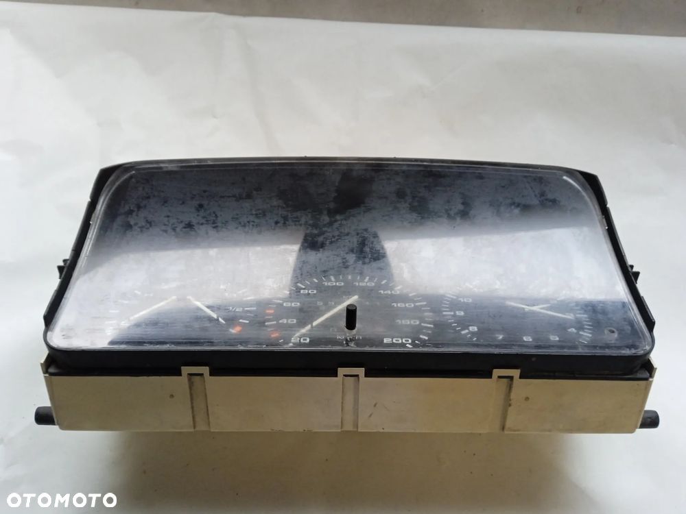 LICZNIK ZEGARY VWTRANSPORTER T4 2.4D 81117657 701919033DK - 2