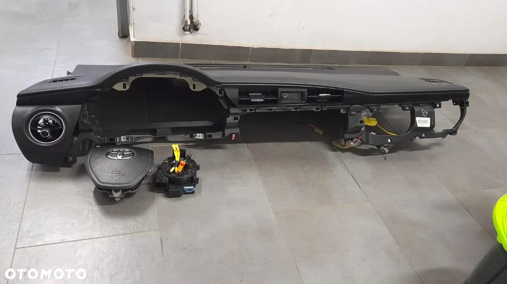 Toyota corolla e 16/e18 deska kokpit air bag orginal - 4
