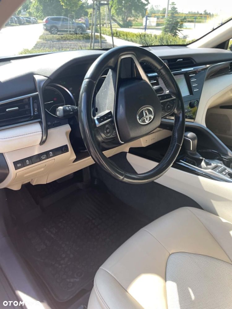 Toyota Camry 2.5 Hybrid Comfort CVT - 11