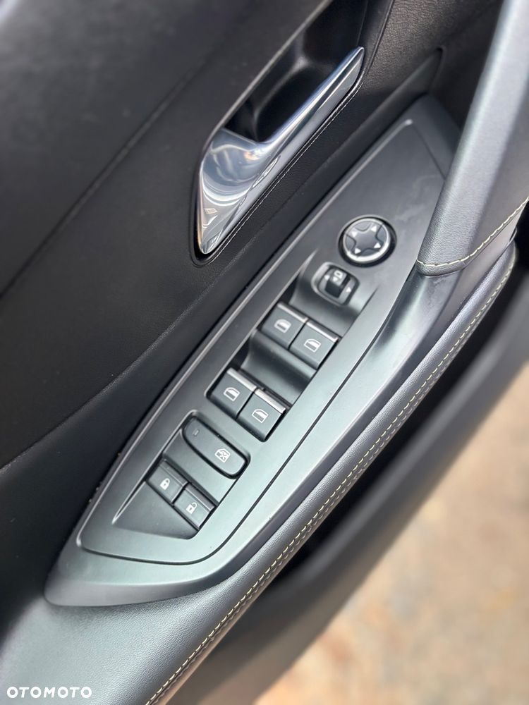 Peugeot 308 180 e-EAT8 GT - 26