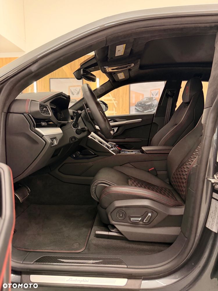 Lamborghini Urus Standard - 12