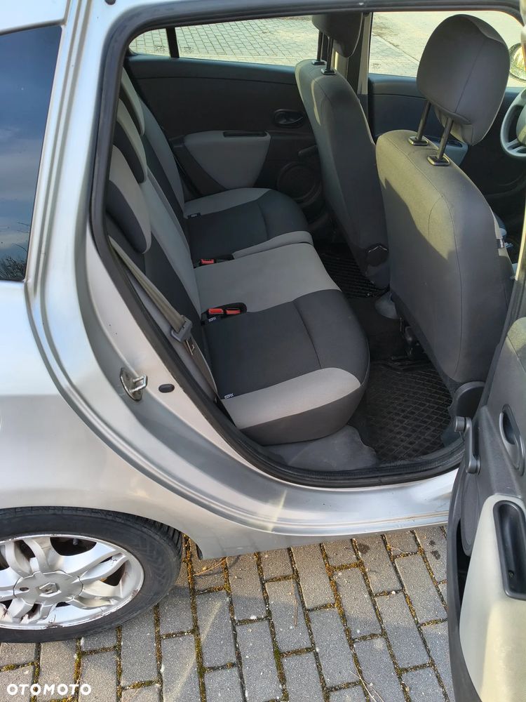 Renault Clio 1.2 16V 75 Dynamique - 19