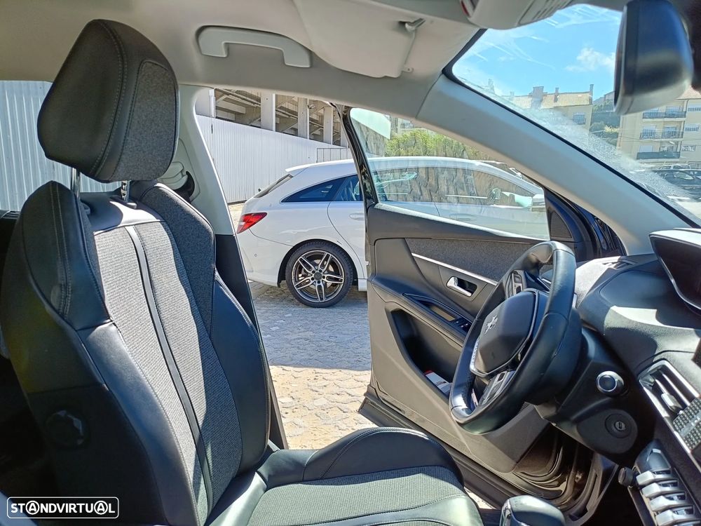 Peugeot 5008 1.5 BlueHDi Allure - 4