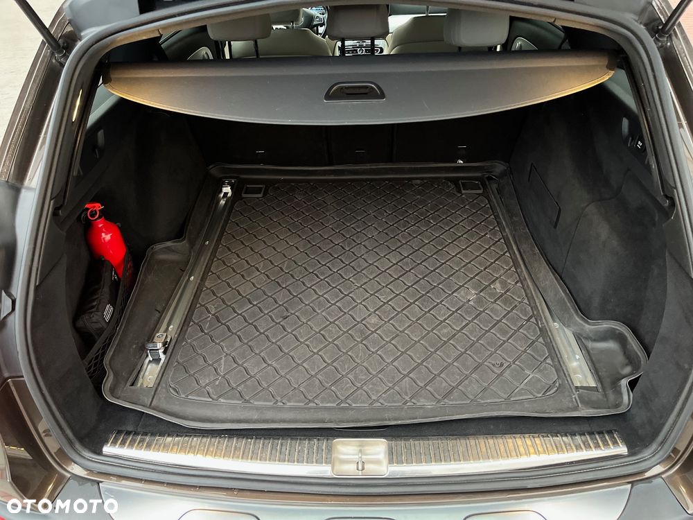Mercedes-Benz Klasa E 220 d 4-Matic All-Terrain - 11