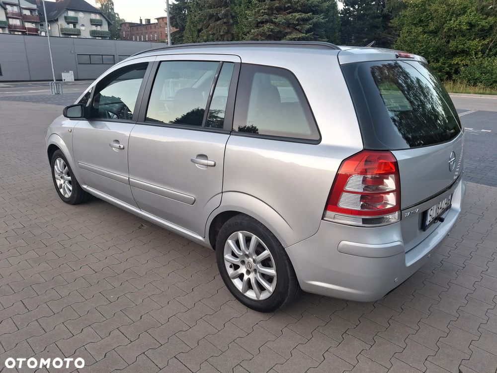 Opel Zafira - 4