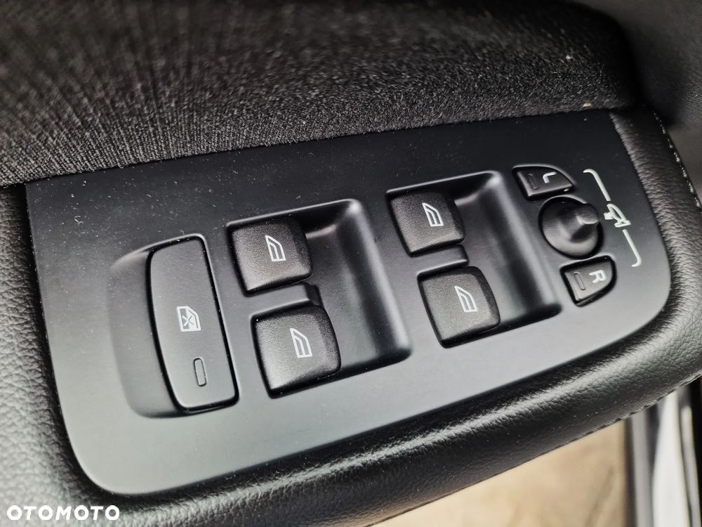 Volvo V60 B3 B Geartronic Momentum Pro - 32