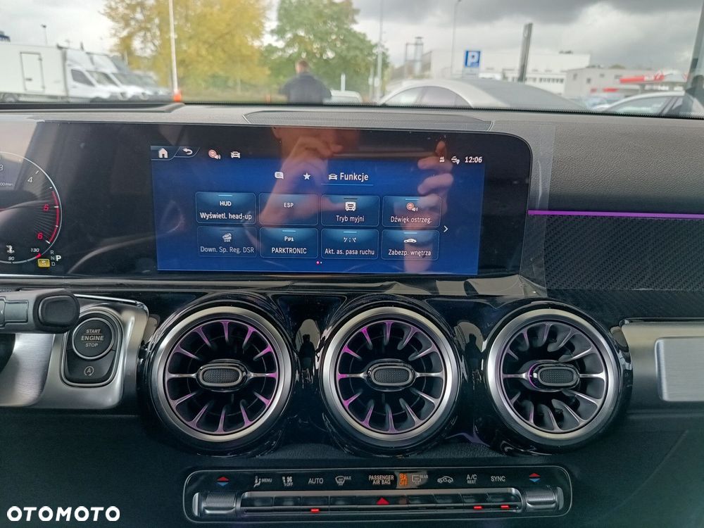 Mercedes-Benz GLB - 21