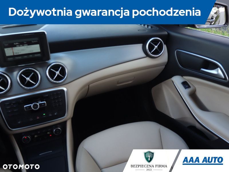 Mercedes-Benz CLA - 10