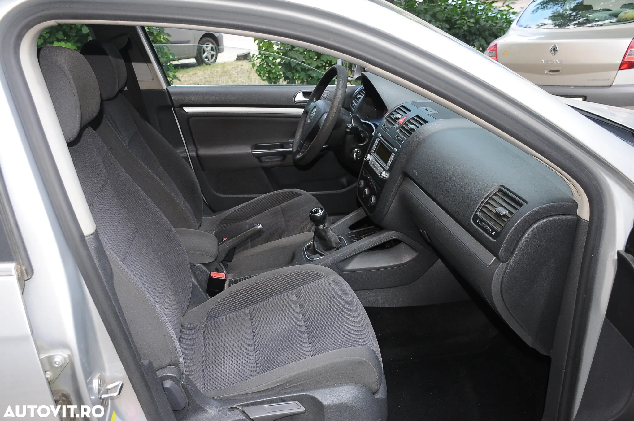 Volkswagen Jetta 1.6 FSI Comfortline - 7
