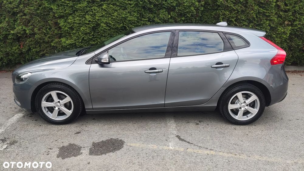 Volvo V40 D2 Drive-E Momentum - 12